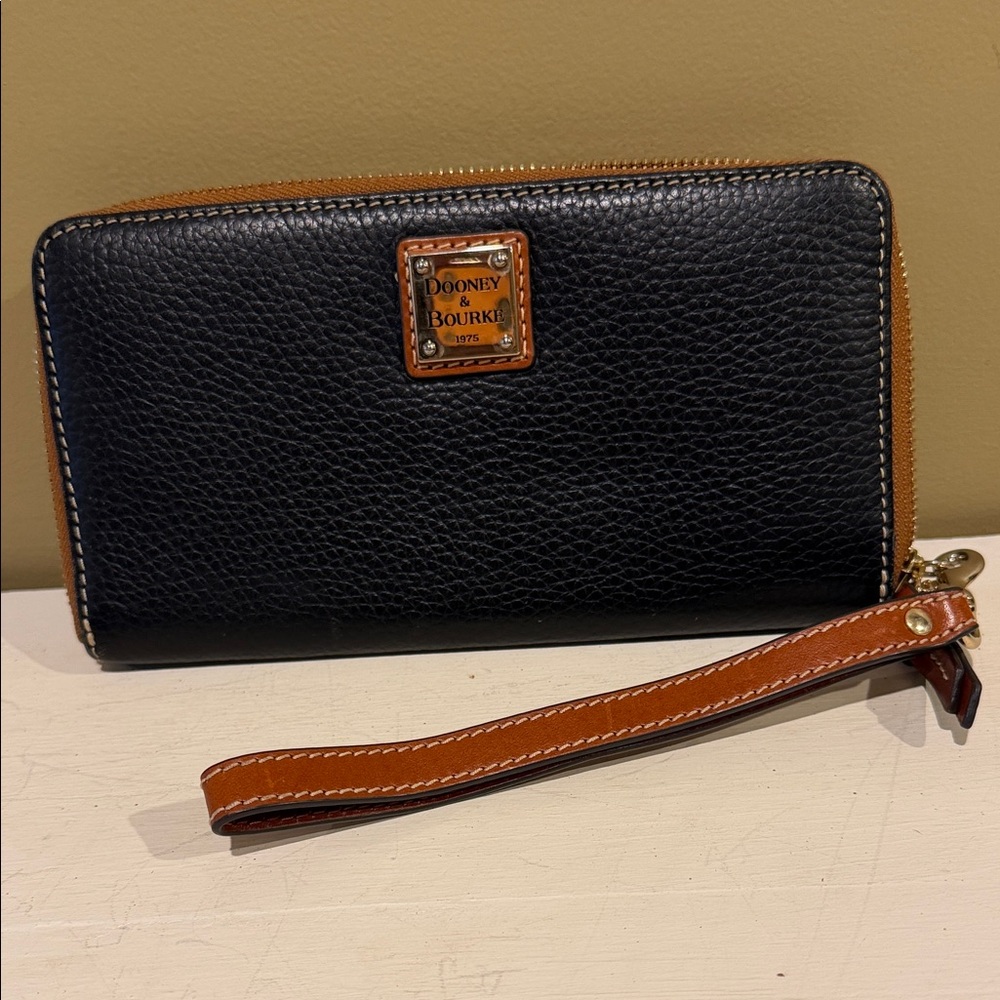 Dooney & Bourke Large Zip Around Leather Wristlet Wallet
